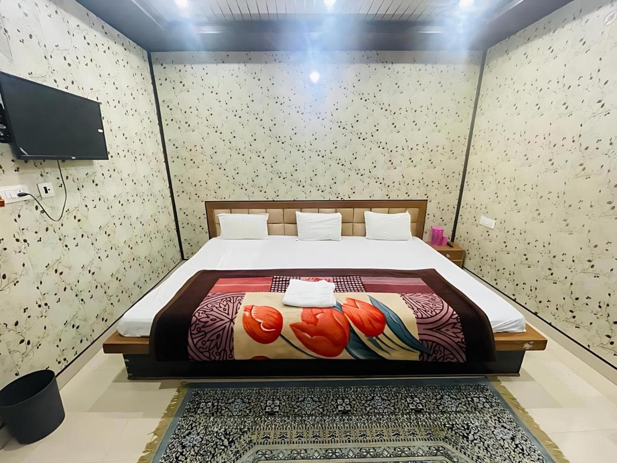 3 Bedroom Family Suite - Image 3